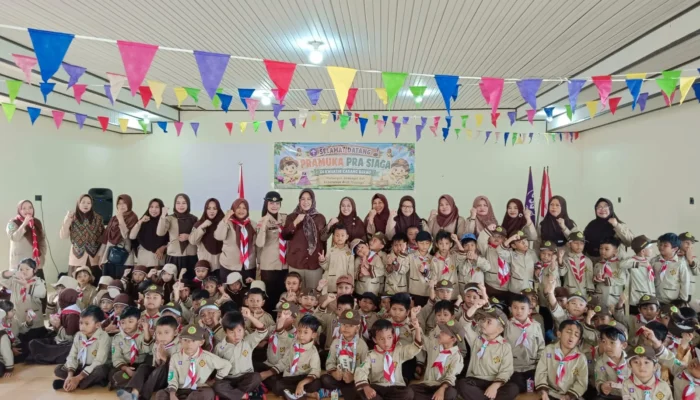 Ketua Kwarcab Berau Syarifatul Syadiah Kenalkan Semangat Dan Keberanian Anak Pramuka Prasiaga