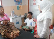 HUT RI Ke-81, Ketua TP PKK Berau Jenguk Ibu Melahirkan Dan Bayi Di RSUD Abdul Rivai