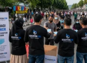 Beraupedia Bagikan 300 Masker Gratis Di Jalan Murjani I Tanjung Redeb
