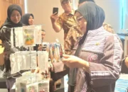Bupati Sri Juniarsih Mas Apresiasi Karang Ambun Sulap Limbah Plastik Jadi Kerajinan Bernilai Ekonomi