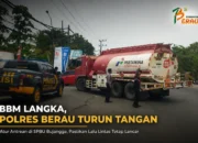 BBM Langka, Polres Berau Turunkan Personel Atur Antrean Di SPBU Bujangga